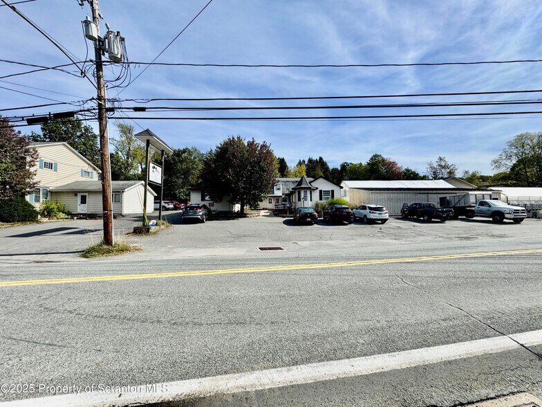 More Photos Of 1324 Justus Blvd, Clarks Summit Office For Lease