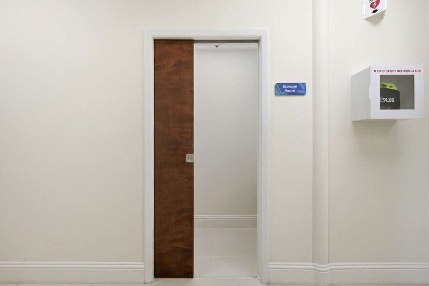 More Photos Of 433 SW 10th St, Ocala Medical For Sale