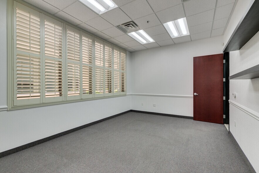 More Photos Of 1820 E Warm Springs Rd, Las Vegas Medical For Sale