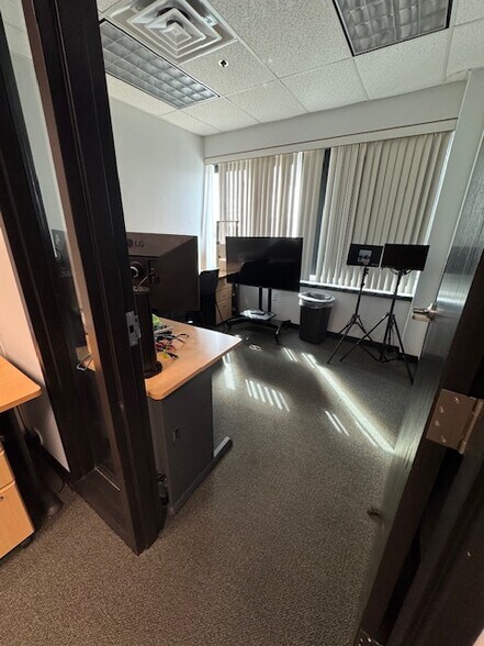 More Photos Of 12244 S Business Park Dr, Draper Office For Lease