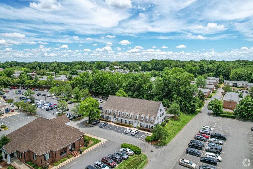 More Photos Of 233 S Sharon Amity Rd, Charlotte Office For Lease