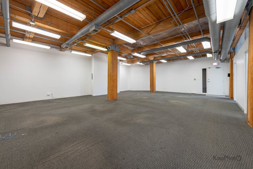 More Photos Of 921 W Van Buren St, Chicago Office Residential For Sale