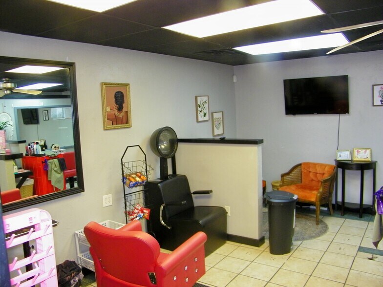 More Photos Of 604 N Van Buren St, Enid Freestanding For Sale
