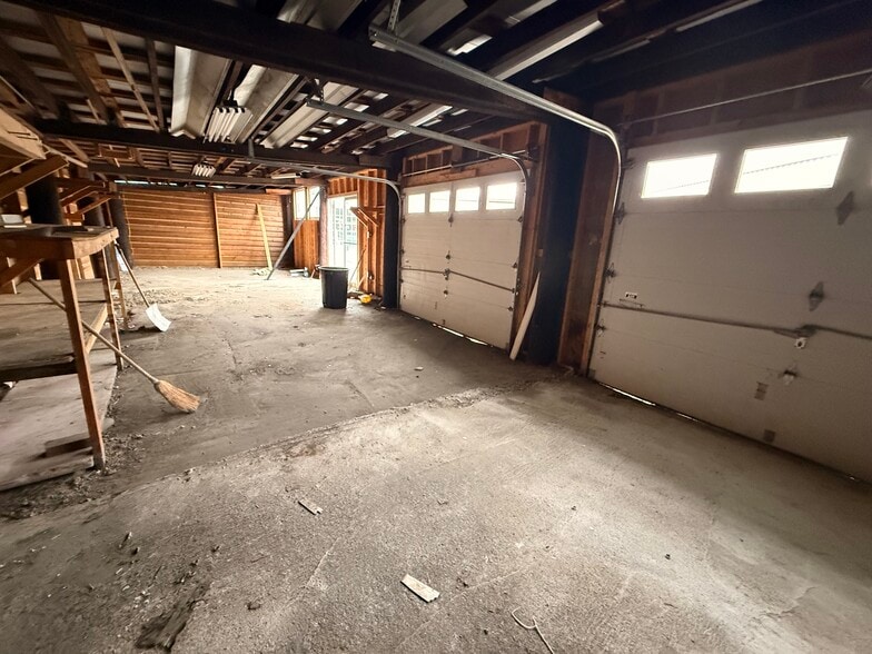 More Photos Of 1726 Altamont Ave, Richmond Warehouse For Lease