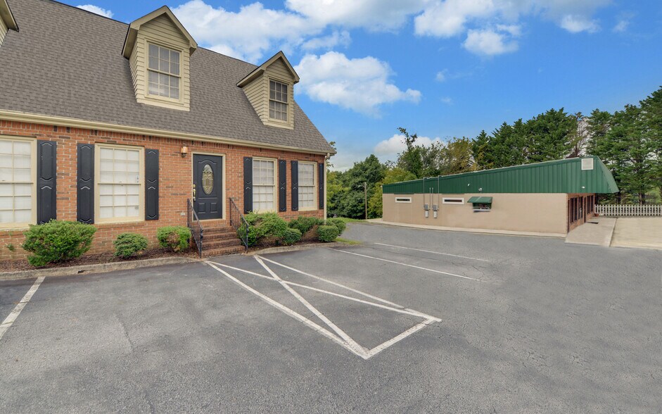 More Photos Of 131 W Savannah St, Toccoa Office For Lease