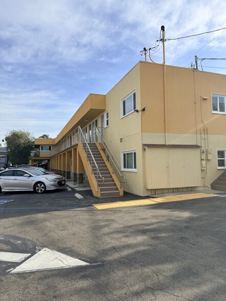 More Photos Of 1441 Superior Ave, Newport Beach Office Residential For Lease