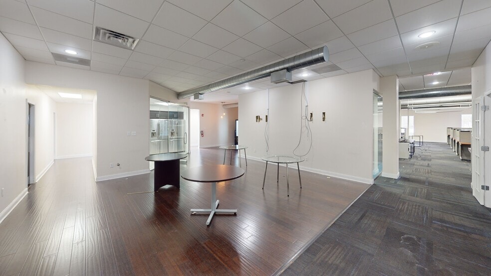 More Photos Of 5118 N 56th St, Tampa Office For Lease