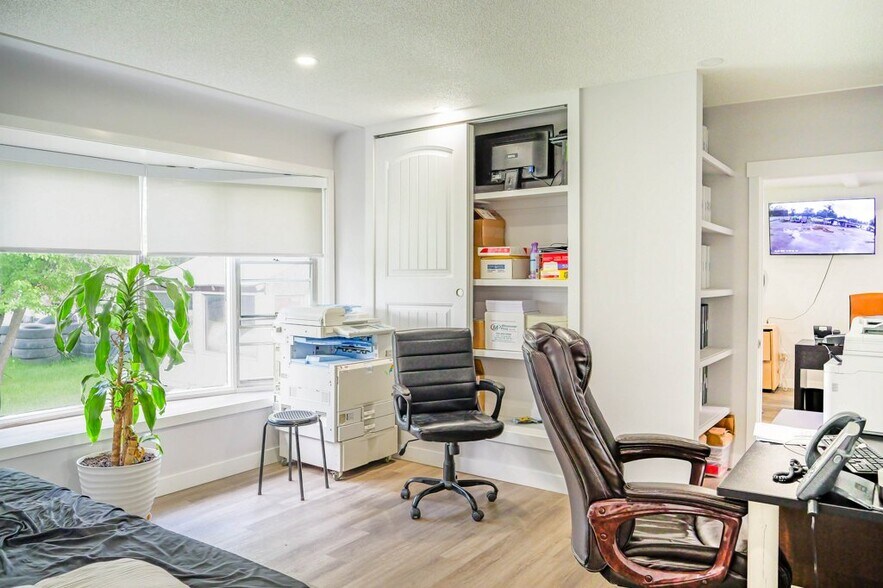 More Photos Of 504 65 Av NW, Edmonton Truck Terminal For Sale