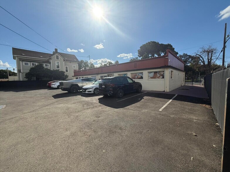 More Photos Of 942 N Hunter St, Stockton Office Residential For Lease