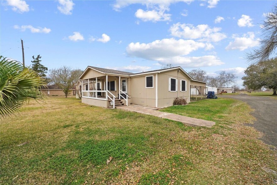 More Photos Of 19645 Nordt Rd, Damon Manufactured Housing Mobile Home Park For Sale