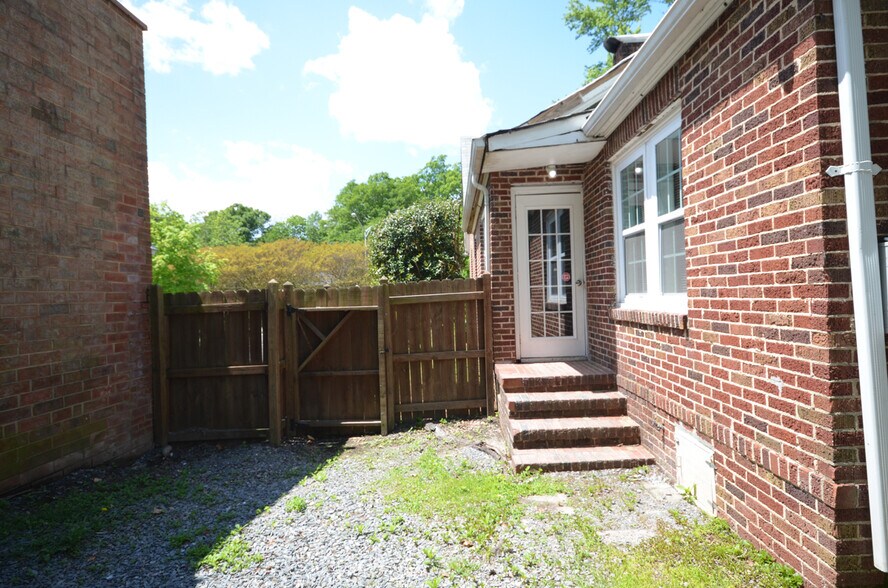 More Photos Of 2220 The Plaza, Charlotte Office Residential For Sale