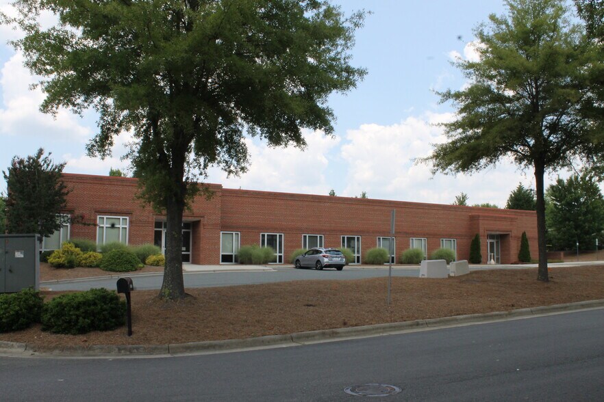 Primary Photo Of 11125 Treynorth Dr, Cornelius Office For Lease