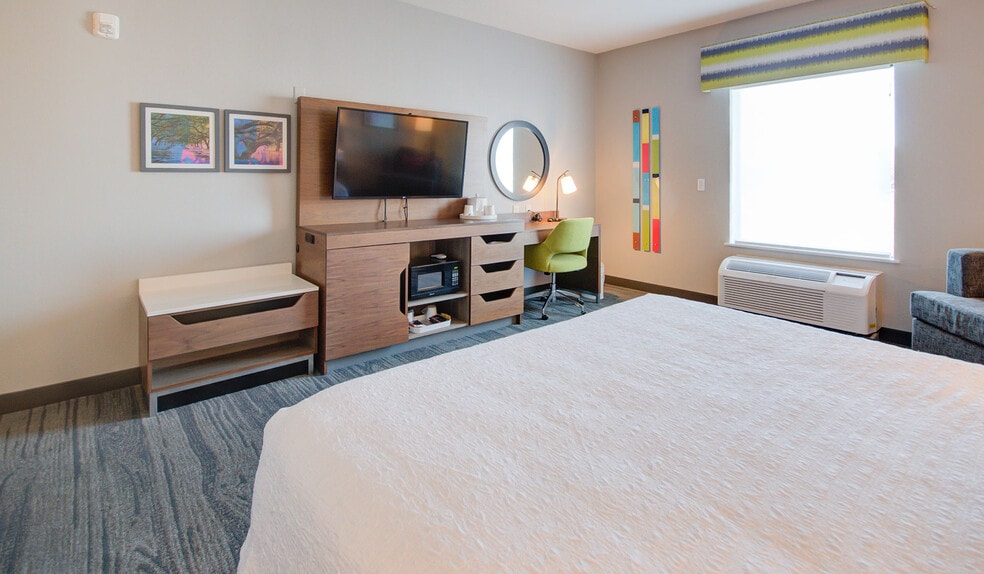 More Photos Of 4617 7th St, Bay City Hotel For Sale
