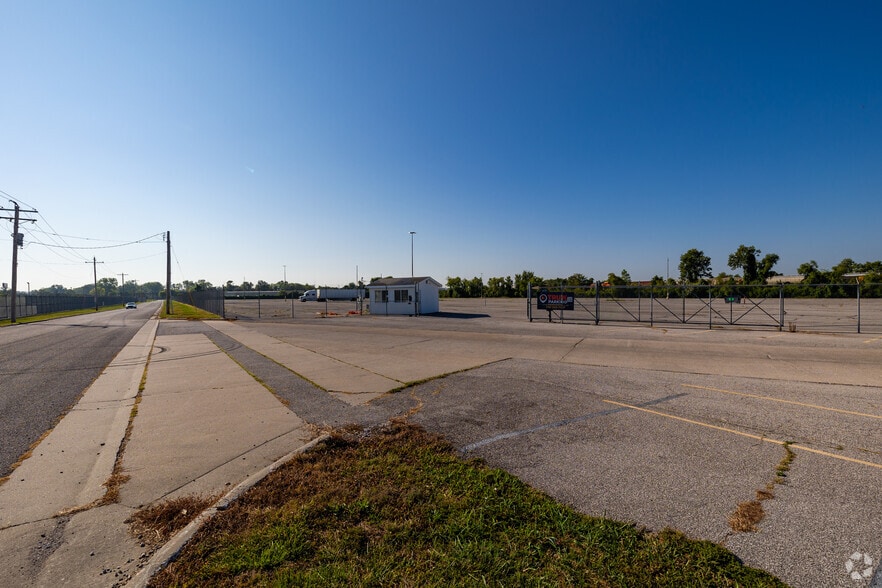 More Photos Of 4300 Church Rd, Centreville Land For Lease