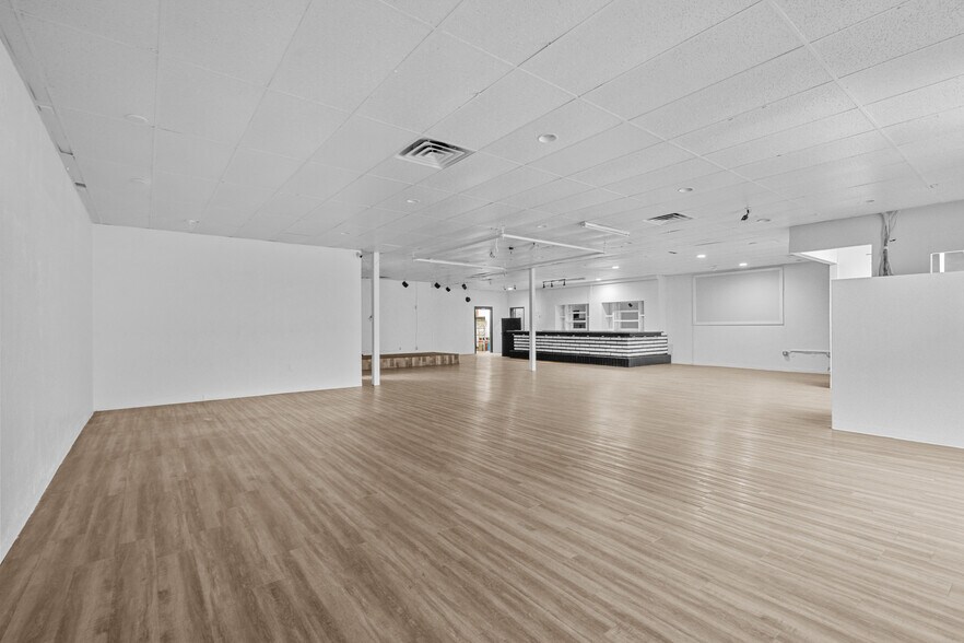 Primary Photo Of 2118-2158 Lancaster Dr NE, Salem Unknown For Lease