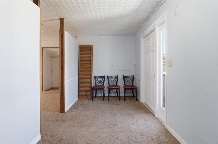 More Photos Of 823 NE 5th St, Crystal River Office For Sale