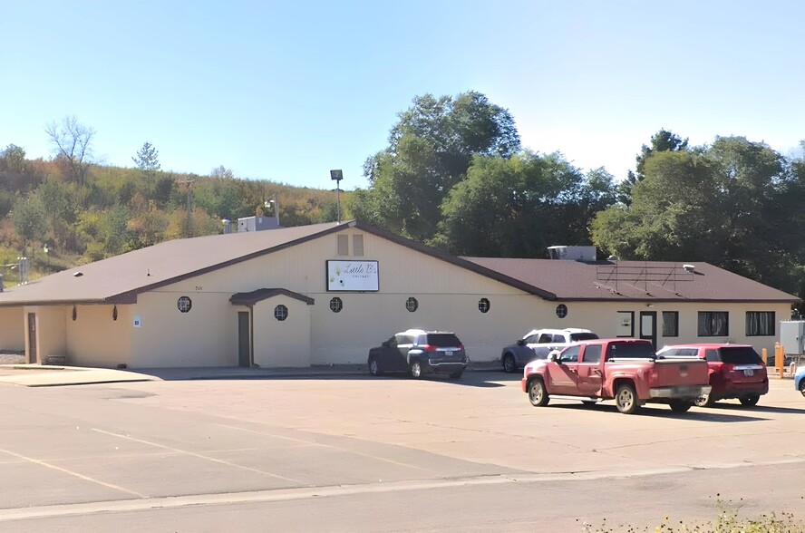 Primary Photo Of 7101 W Hwy 2 & 52, Minot Restaurant For Sale