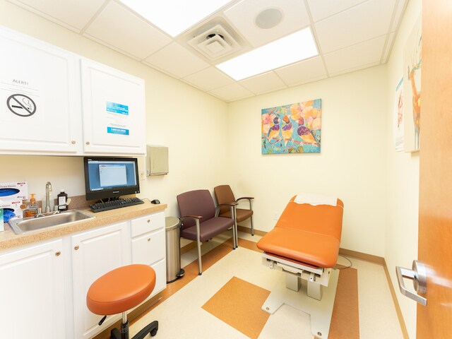 More Photos Of 1051-1103 W Sherman Ave, Vineland Medical For Lease