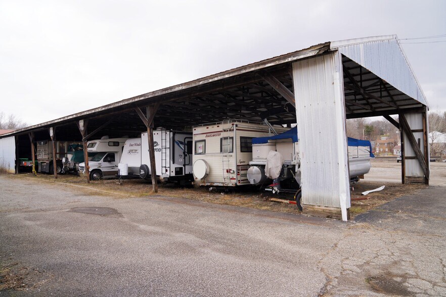 More Photos Of 16 Madison St, Leetonia Flex For Sale