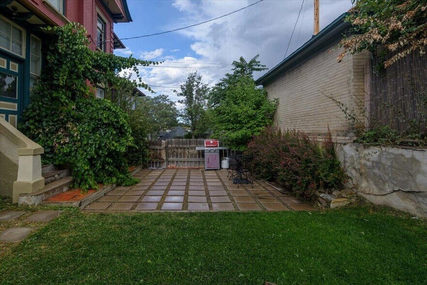 More Photos Of 310 E 2nd St, Trinidad Hospitality For Sale