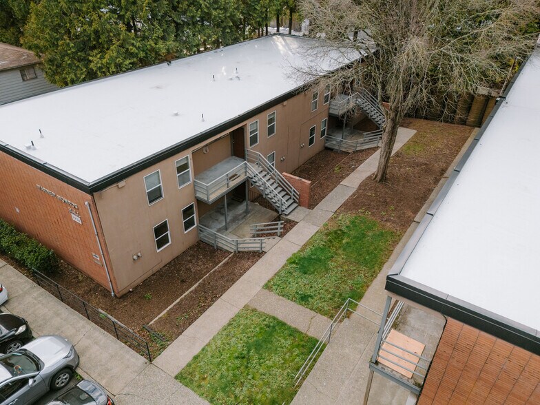 More Photos Of 2219-2231 SE 66th Ave, Portland Dormitory For Sale