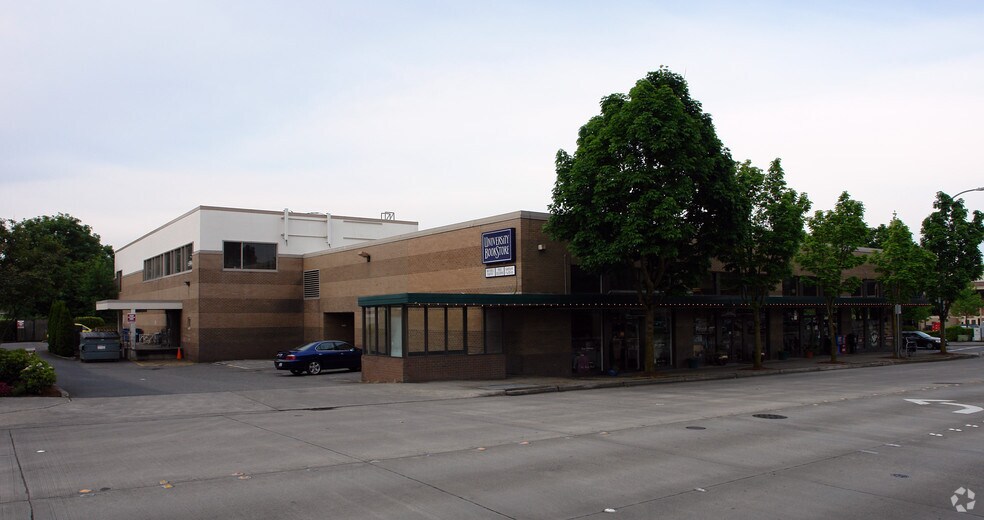 More Photos Of 990 102nd Ave NE, Bellevue Freestanding For Lease