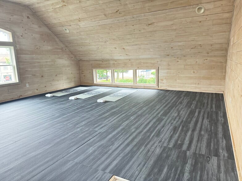 More Photos Of 156 Teaticket Hwy, Falmouth Storefront Retail Residential For Sale
