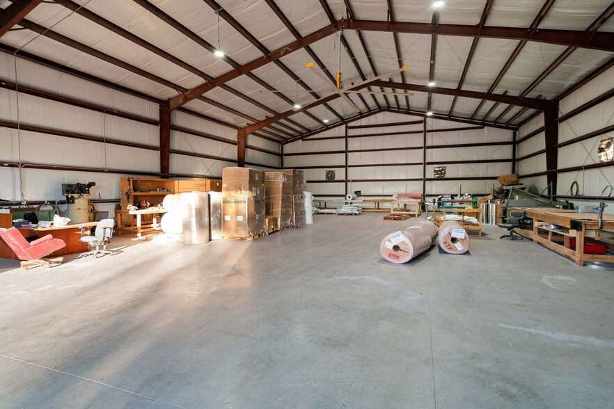 More Photos Of 207 W Archer Rd, Baytown Warehouse For Sale