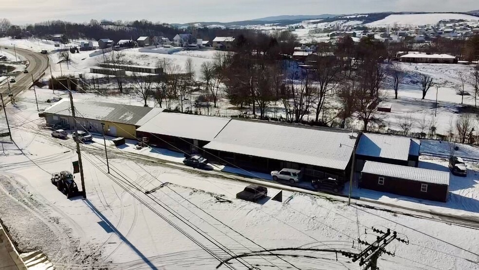 More Photos Of 522A S Main St, Broadway Flex For Sale