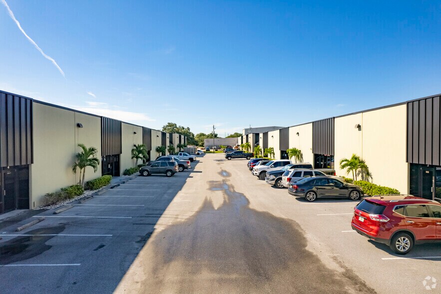 More Photos Of 201 E Douglas Rd, Oldsmar Unknown For Lease