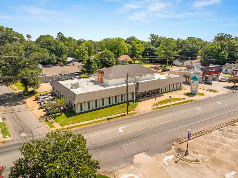Primary Photo Of 816 University Pky, Natchitoches Office For Sale