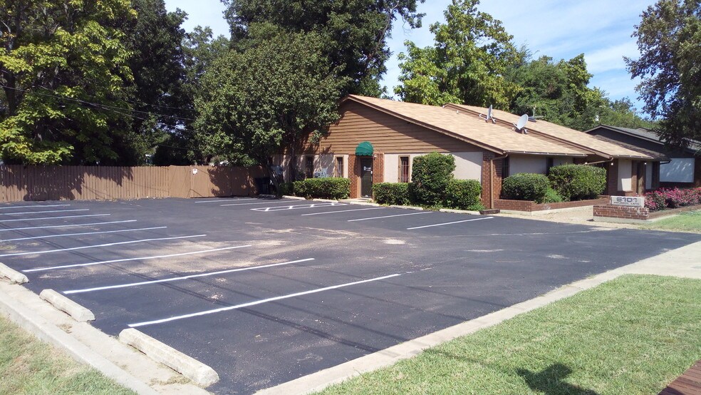 More Photos Of 6101 Melrose Ln, Oklahoma City Office For Sale