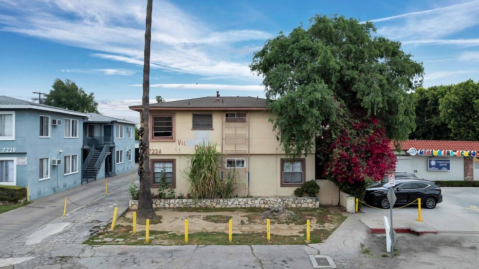 More Photos Of 7224 Hazeltine Ave, Van Nuys Apartments For Sale