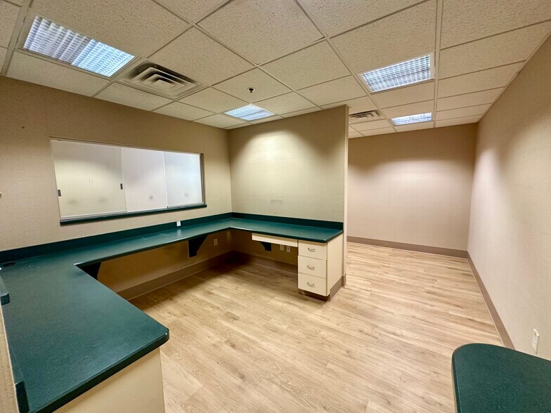 More Photos Of 534-548 Avenue E, Bayonne Office For Sale