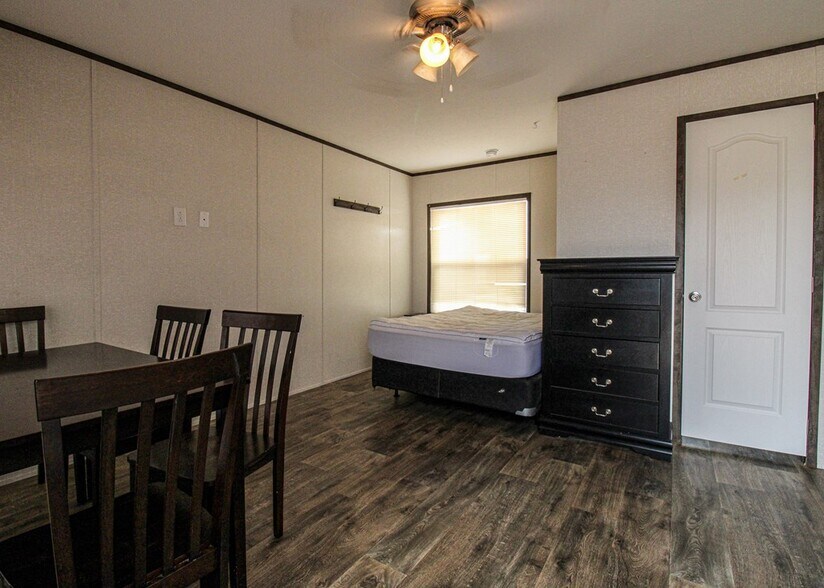 More Photos Of 7007 Farm to Market 846, Knott Office For Sale