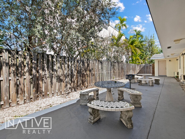 More Photos Of 718 NE 7th Ave, Fort Lauderdale Multifamily For Sale