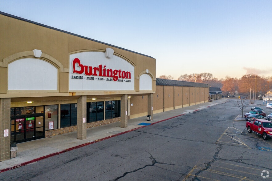 More Photos Of 6415-6471 Quivira Rd, Shawnee General Retail For Lease
