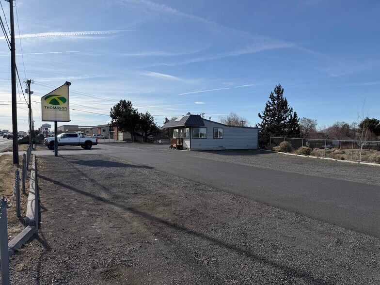 More Photos Of 1465 S Highway 97, Redmond Office For Lease