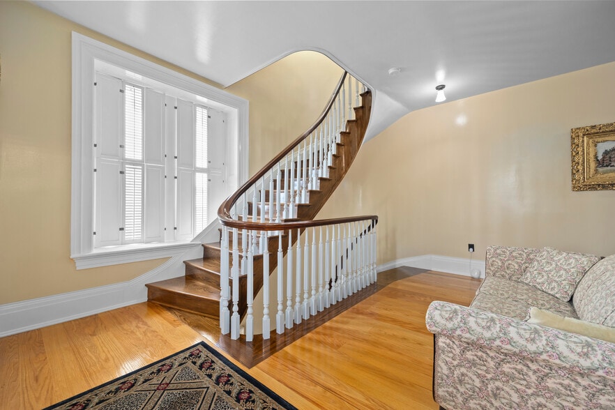 More Photos Of 403 E Adams St, Sandusky Hospitality For Sale