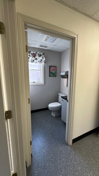 More Photos Of 16 Jan Sebastian Dr, Sandwich Office For Sale