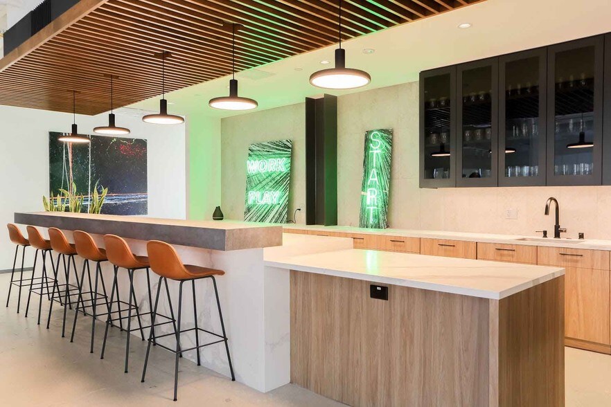 More Photos Of 1888 Rosecrans Ave, Manhattan Beach Office For Lease