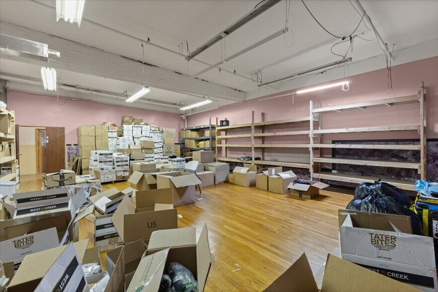 More Photos Of 181 S Whitfield St, Nazareth Office Residential For Sale