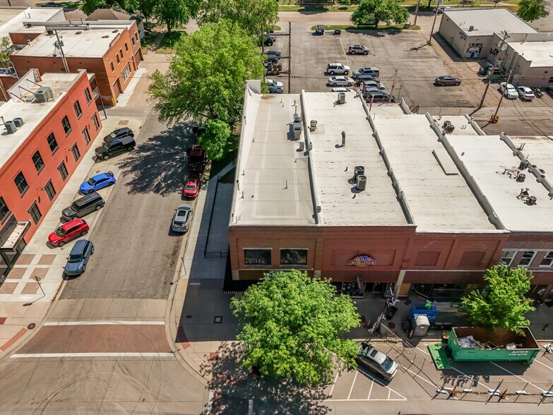 More Photos Of 1001 W Douglas Ave, Wichita Storefront For Sale