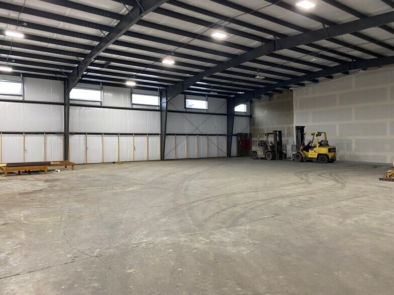 More Photos Of 1385 Industrial Ave, Woodburn Warehouse For Lease