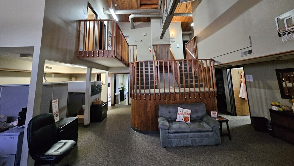 More Photos Of 1106 Douglas St, Longview Medical For Sale