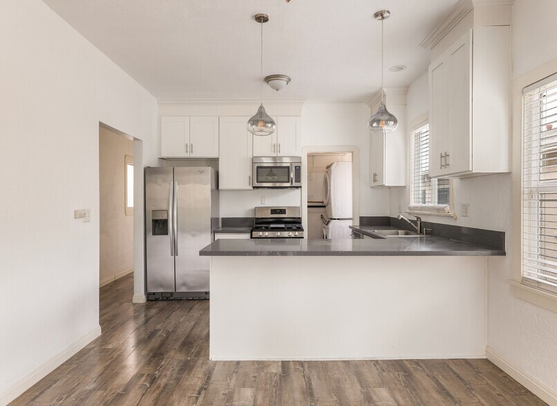 More Photos Of 351 N Spaulding Ave, Los Angeles Apartments For Sale