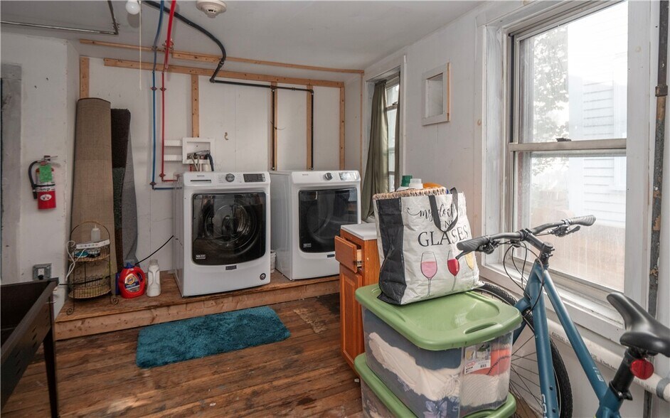 More Photos Of 130-132 Spring St, Newport Apartments For Sale