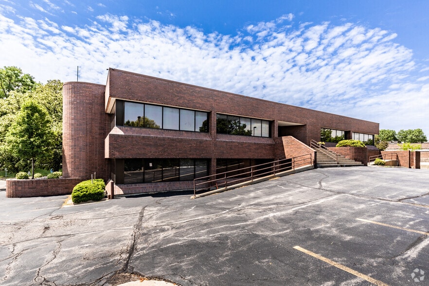 More Photos Of 11775 W 112th St, Overland Park Medical For Lease