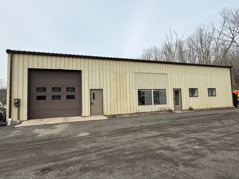 Primary Photo Of 175 North St, Goshen Office For Lease