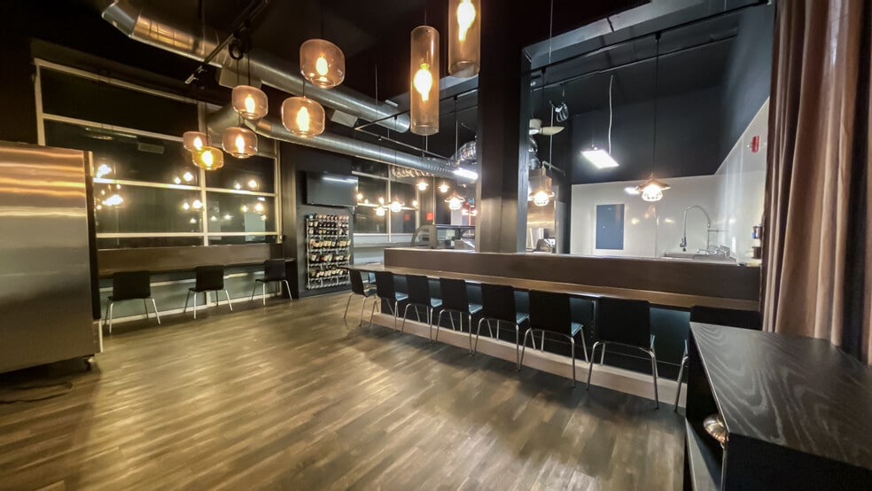 More Photos Of 106 NE Grand Ave, Portland Restaurant For Lease